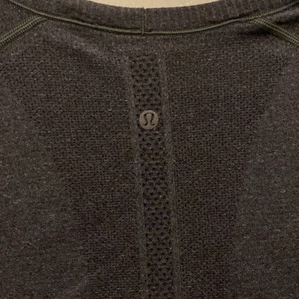 Lululemon Swiftly Tech Tee Gray Size 12 - image 5